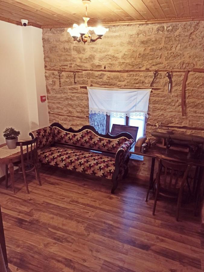 Boutique Hotel Praga Αργυρόκαστρο Εξωτερικό φωτογραφία