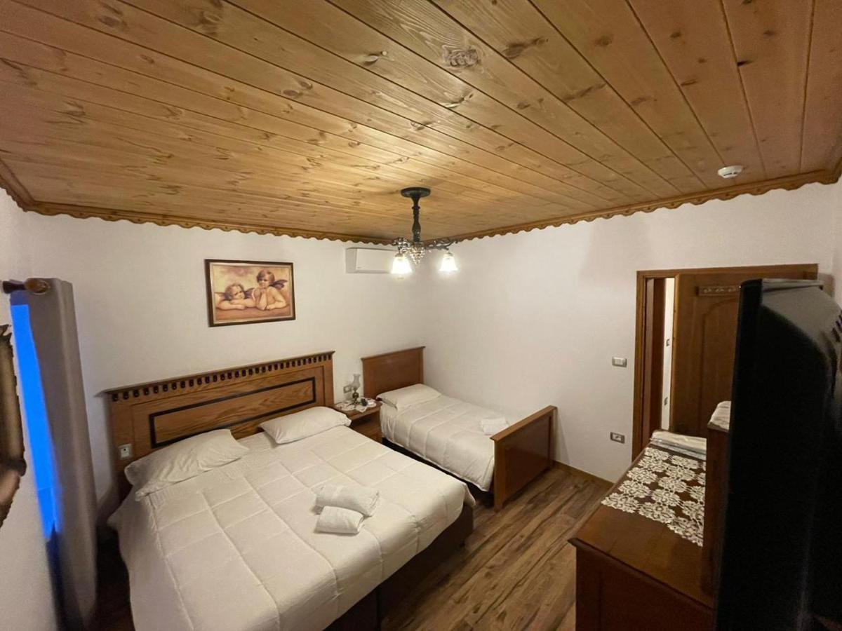 Boutique Hotel Praga Αργυρόκαστρο Δωμάτιο φωτογραφία